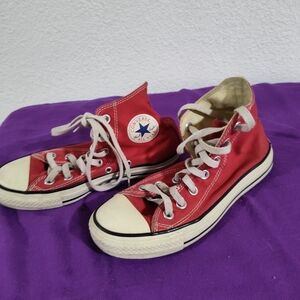 Men or women's red Converse